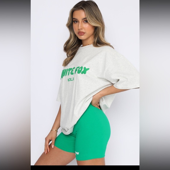 White Fox Boutique Volume 3 Tee Shirt & Biker Shorts - Picture 4 of 16